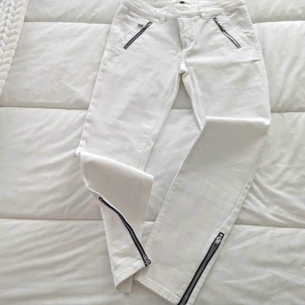 White House Black Market The Skimmer White Zipper Ankles Jeans